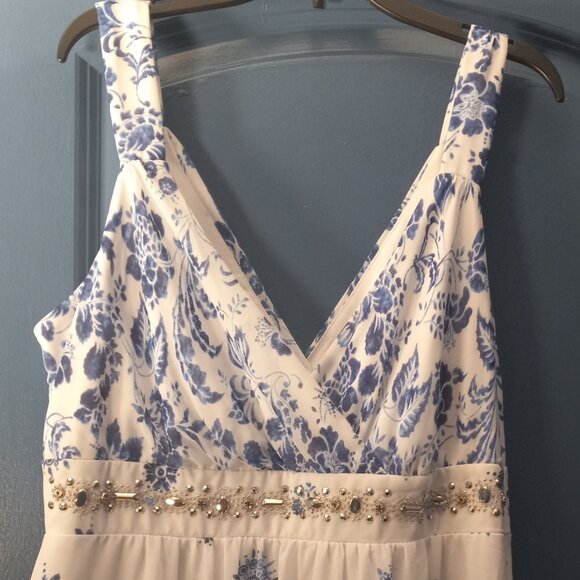 NEW SIGNATURE ROBBIE BEE DRESS SZ 12 NEVER WORN BEAUTIFUL BLUE & WHITE - Picture 1 of 10